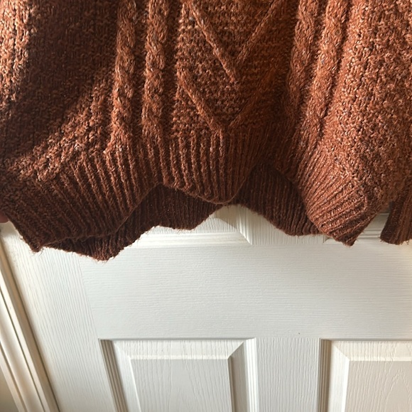 Rust colored sweater - Picture 3 of 4